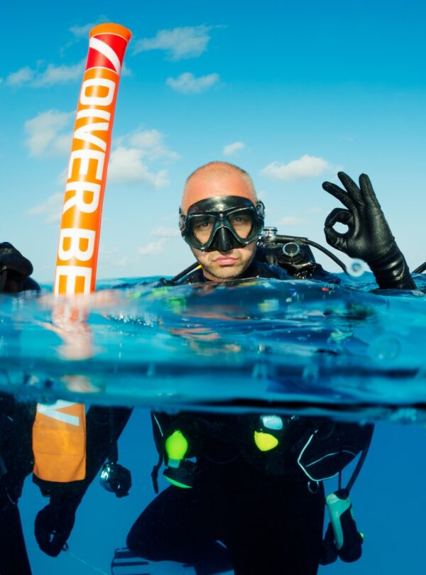 premium-quality-images-river-mountain-rafting-trekking-underwater-diving copia